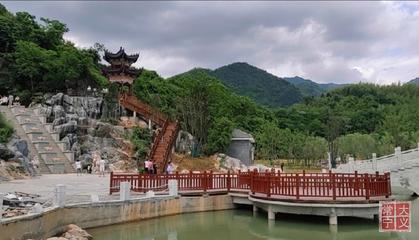 市領導檢查景區假期期間疫情防控工作